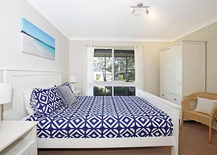 Hayes Beach House I Award Winner I 4 Mins To Beach